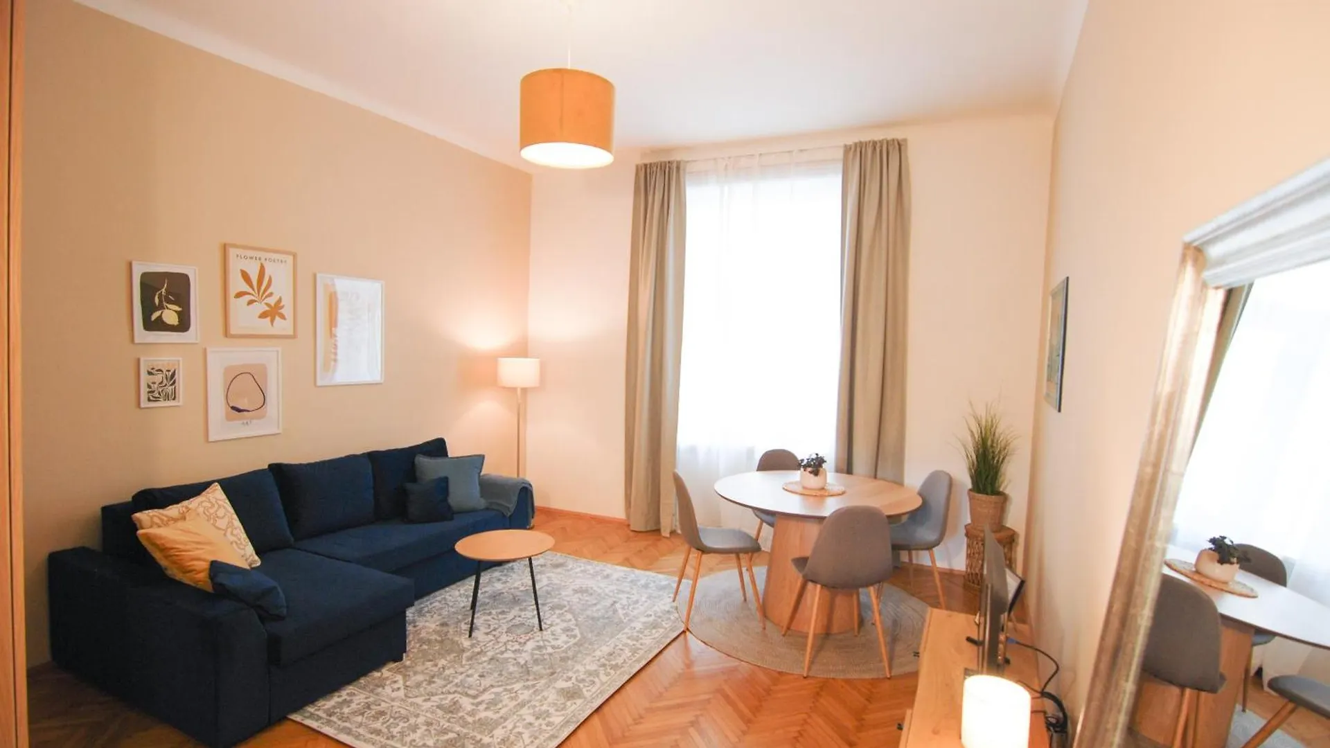 Elegante Altbauwohnung Alles Neu!! Вена